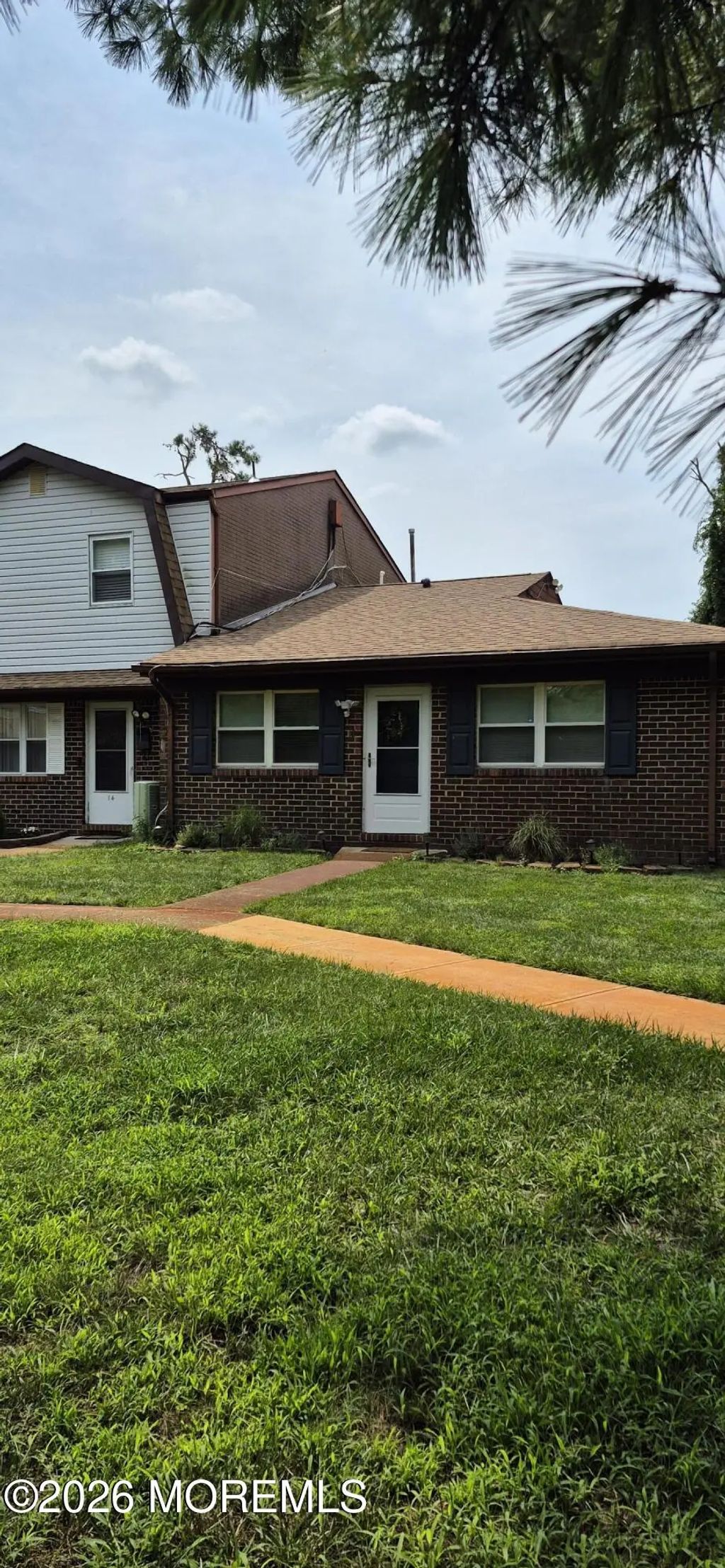 12 Greenwood Loop Road 12, Brick