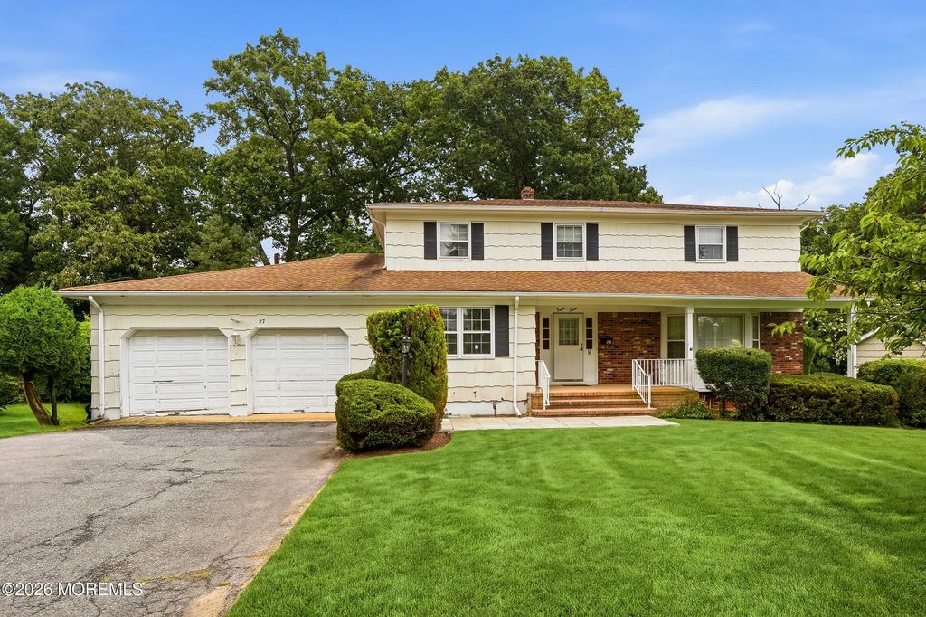 27 Stonehenge Drive, Ocean Twp