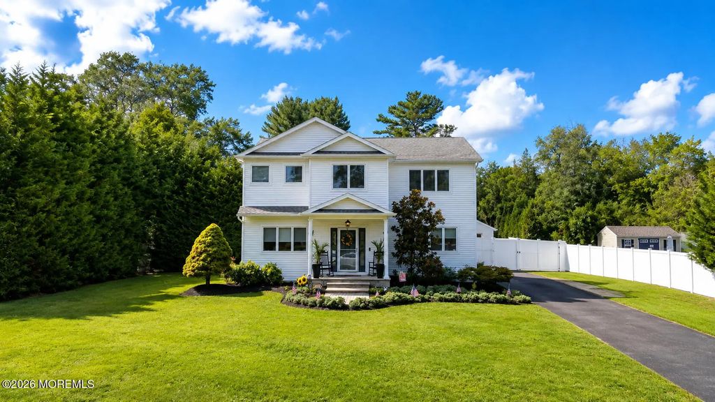 1603 Martin Road, Wall