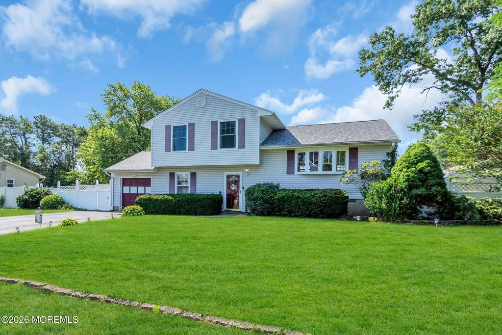1332 5th Avenue, Toms River