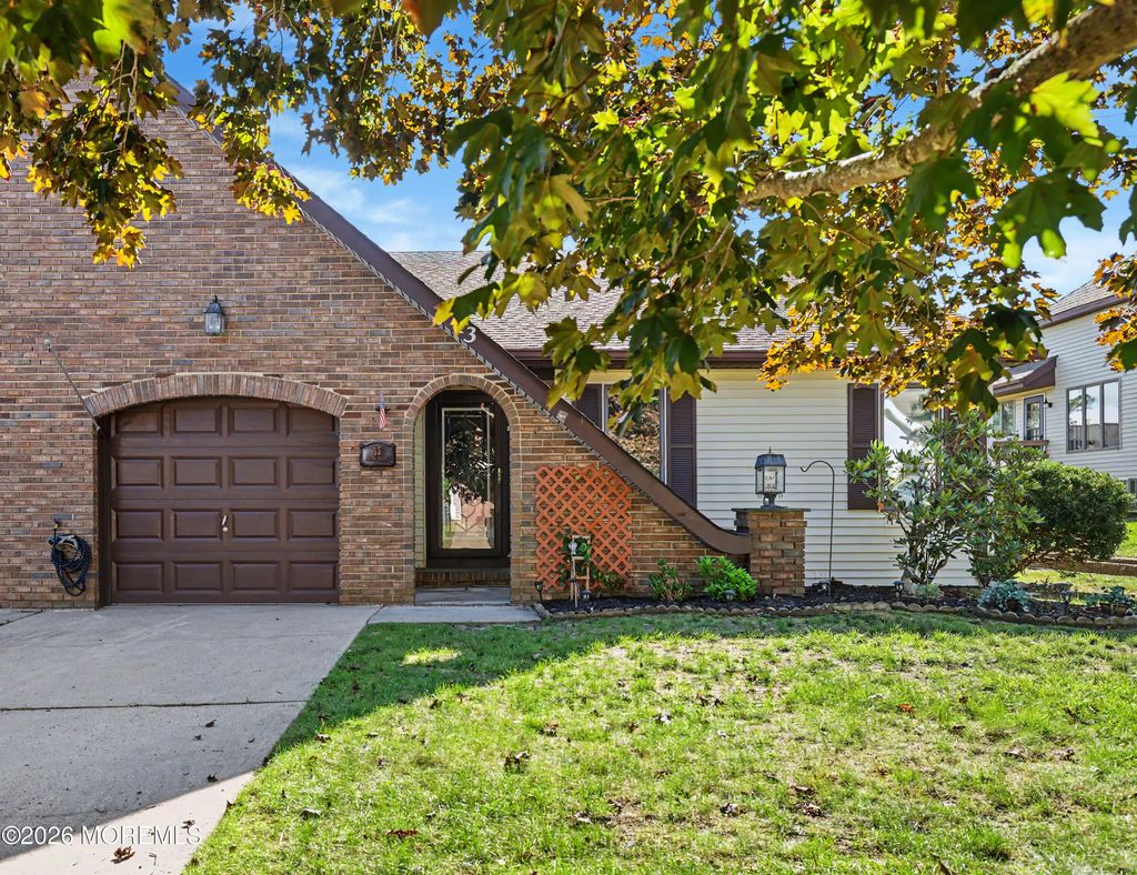 13 Elm Road, Manahawkin