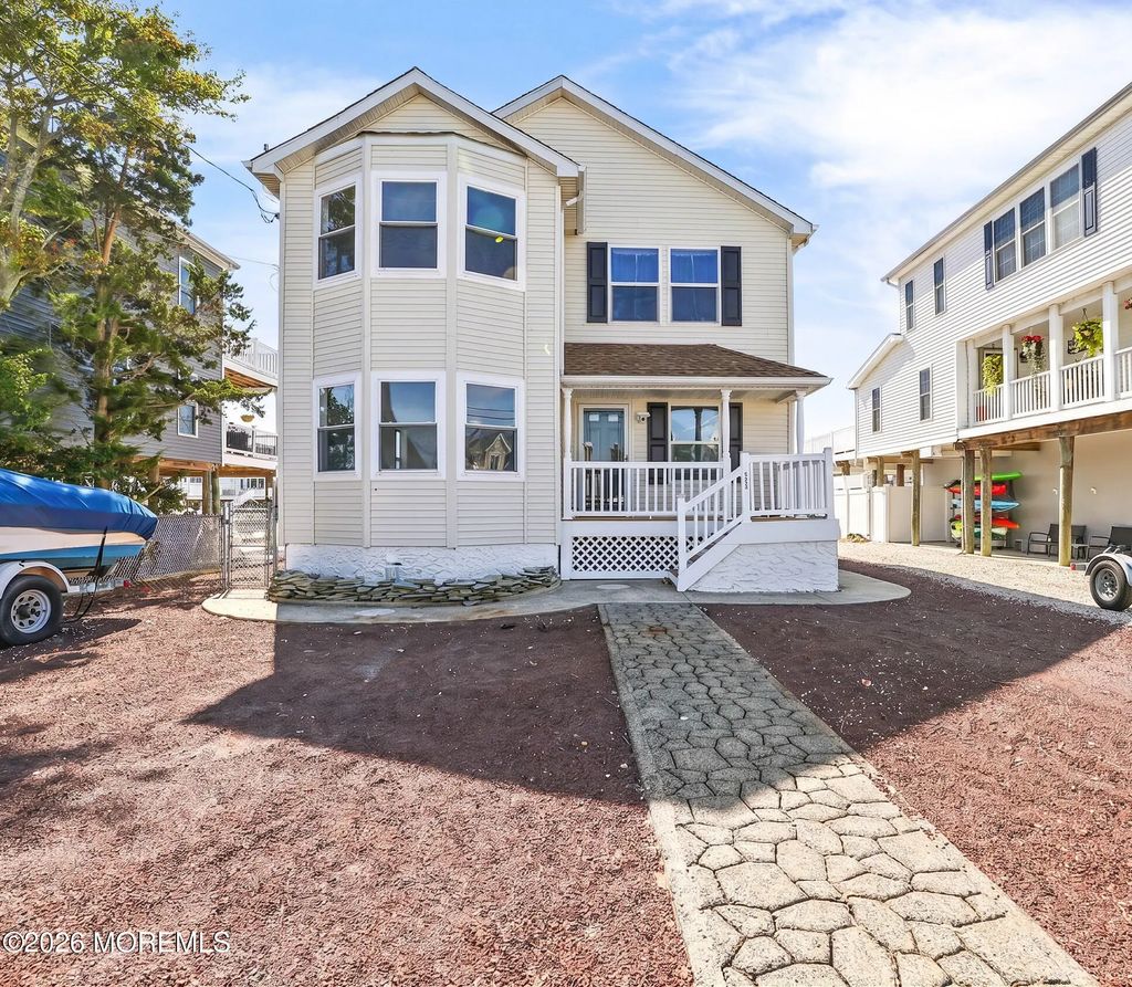 348 Kingfisher Road, Tuckerton