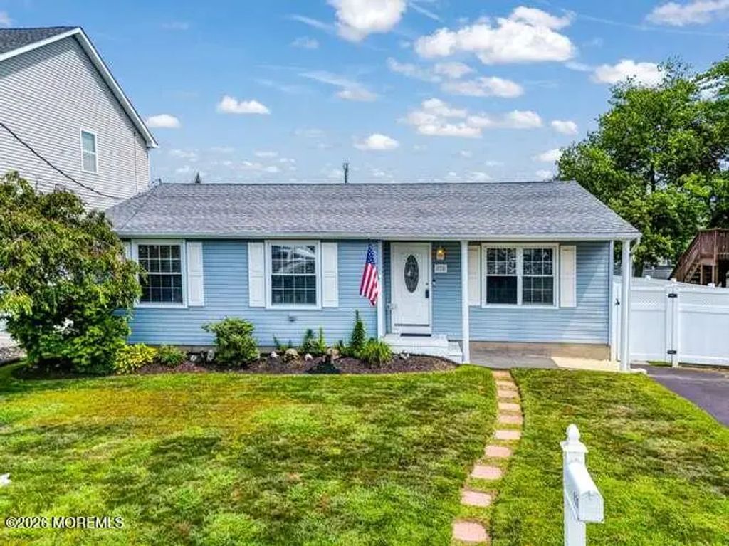 625 Beachwood Avenue, Toms River