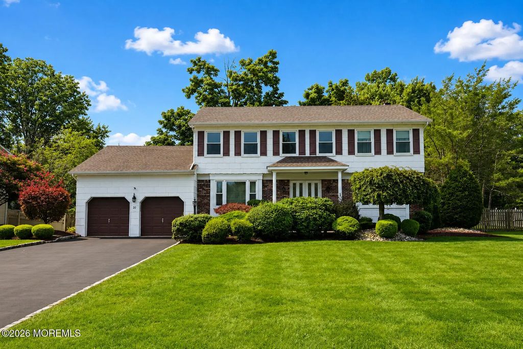 20 Cooperhawk Drive, Manalapan