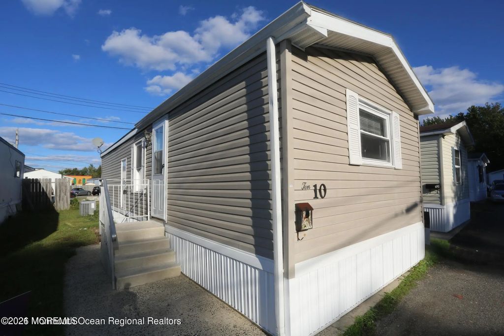 10 Hazlet Park Park, Hazlet