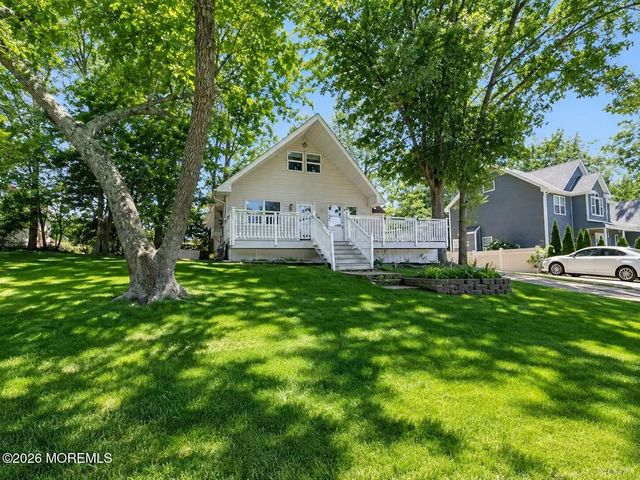57 Shore Avenue, Manahawkin