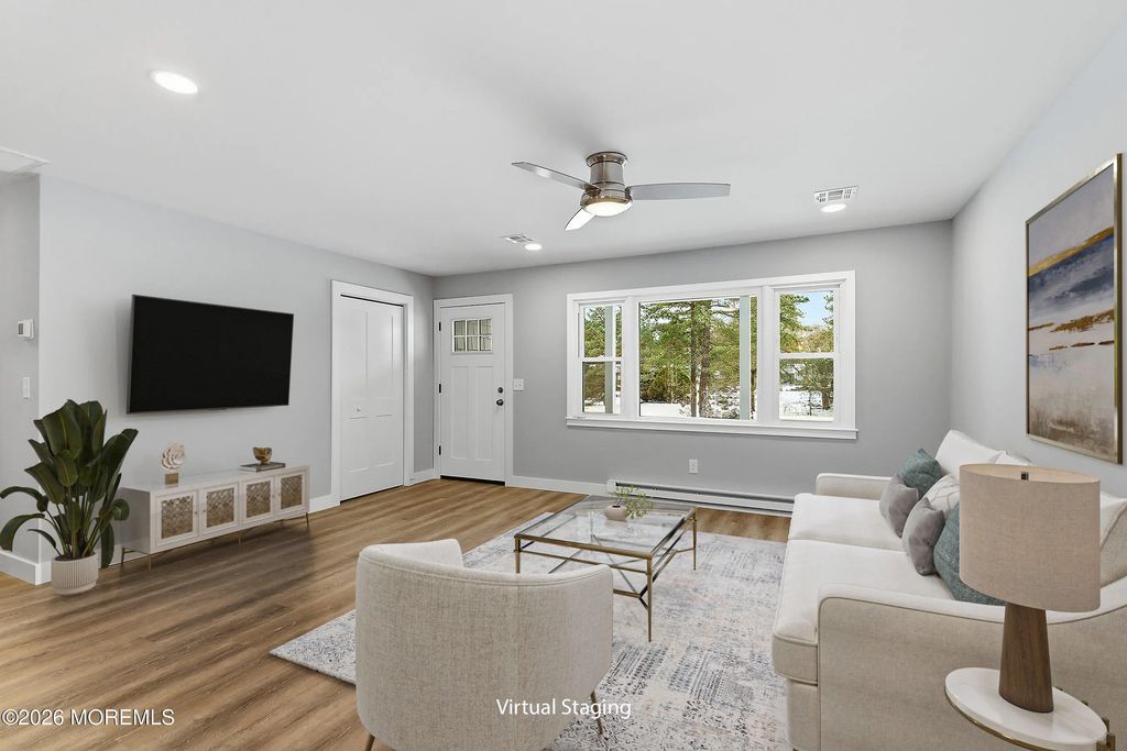 10 Woodbury Court, Toms River