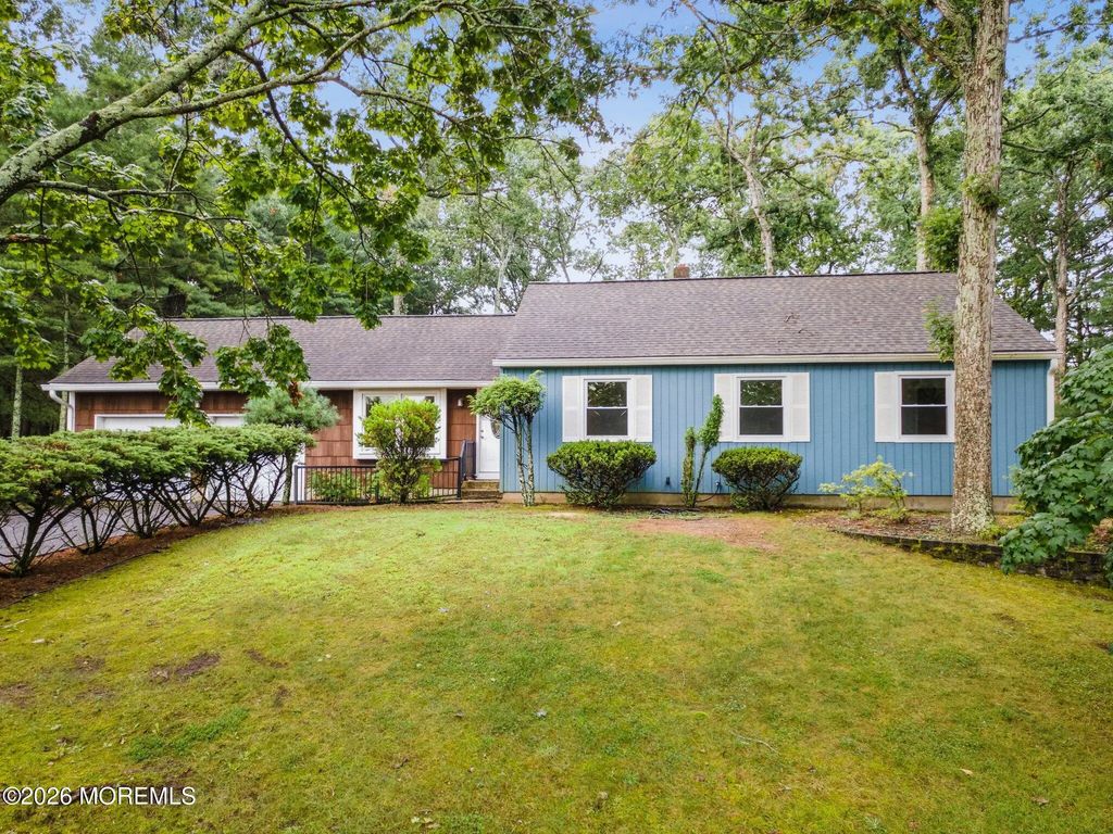 4 Browning Avenue, Bayville