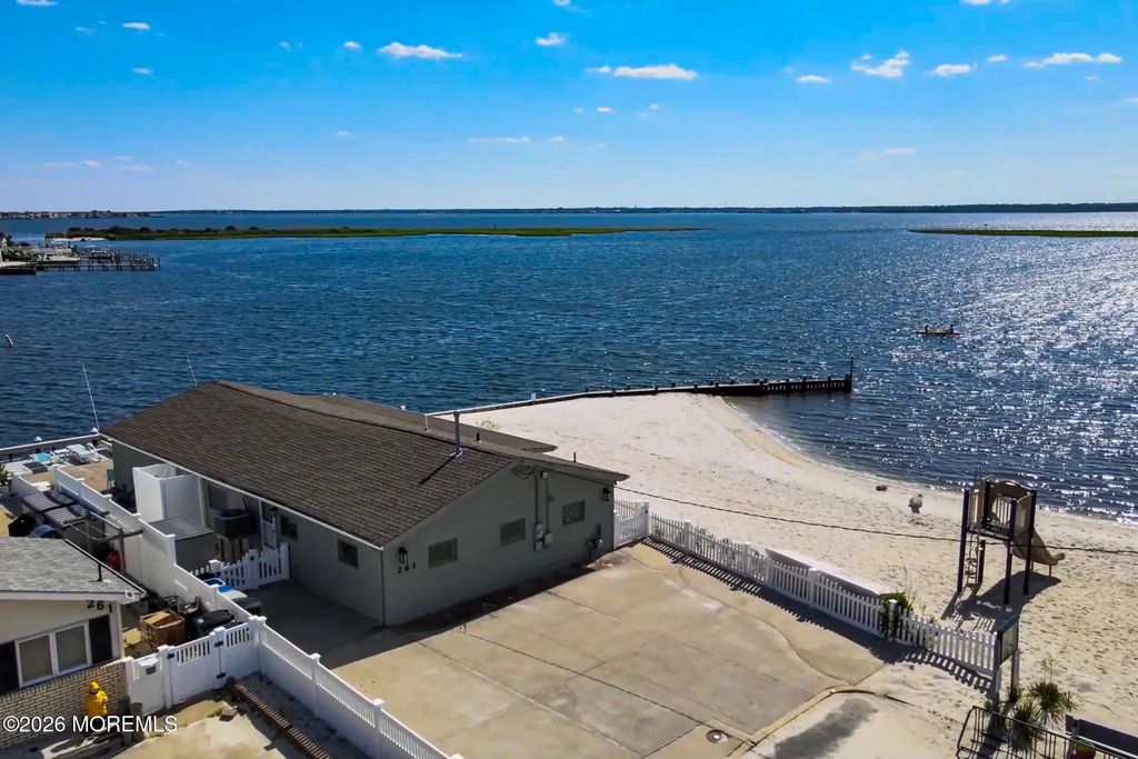 263 Bay Beach Way, Lavallette