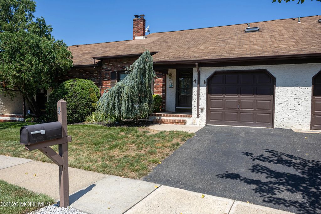 4 Cheltenham Place 604, Sayreville
