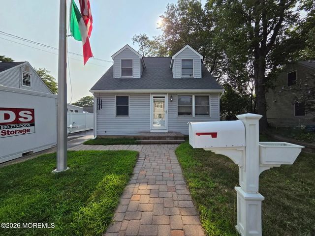 46 Compton Avenue, Hazlet