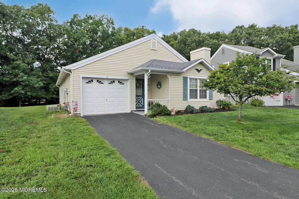 12 Cottonwood Drive, Barnegat