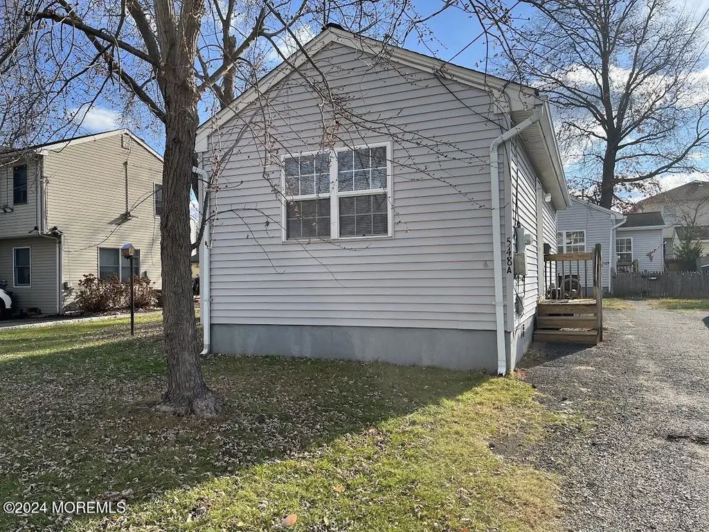 548 Clark Avenue A, Union Beach