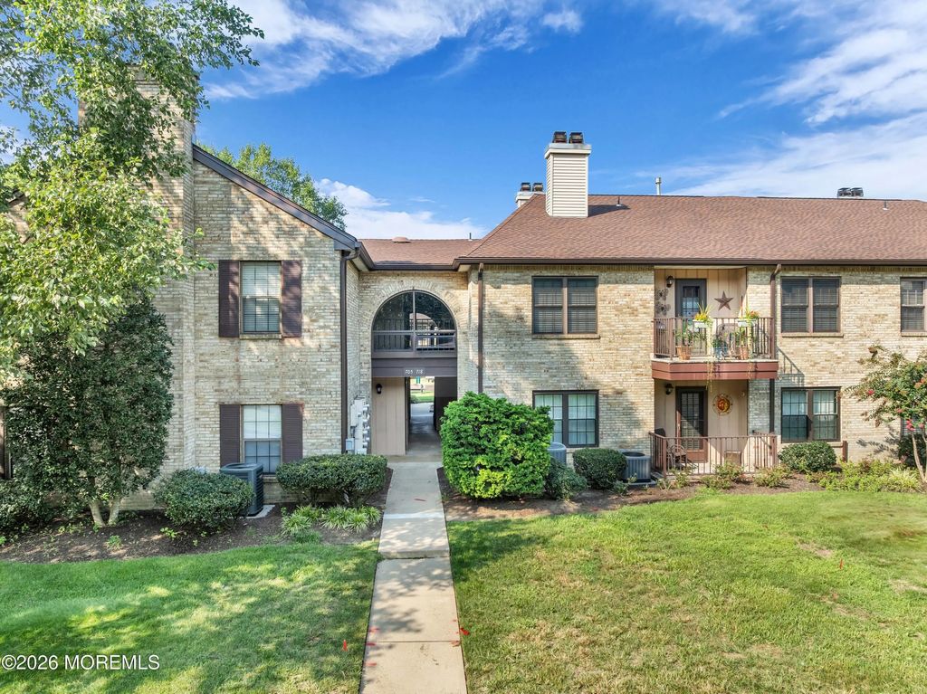 708 Wellington Place, Matawan