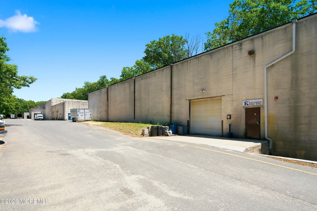 1561 Lakewood Road, Toms River
