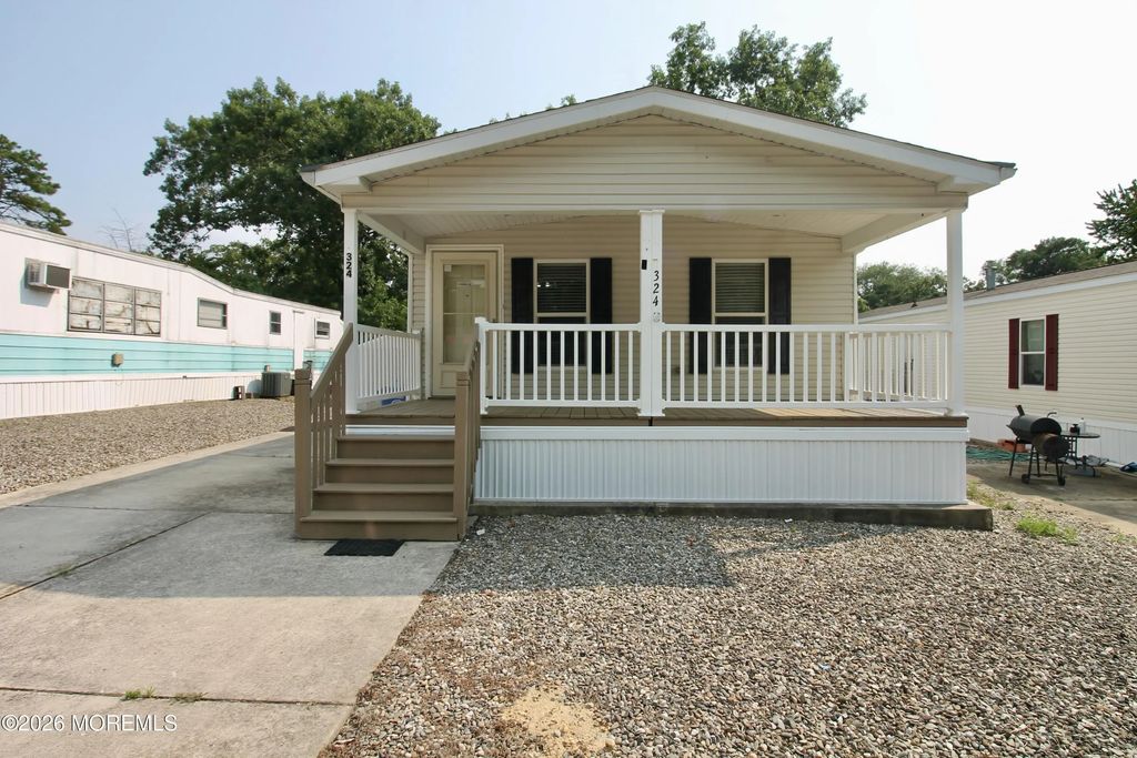 324 Roberts Road, Toms River