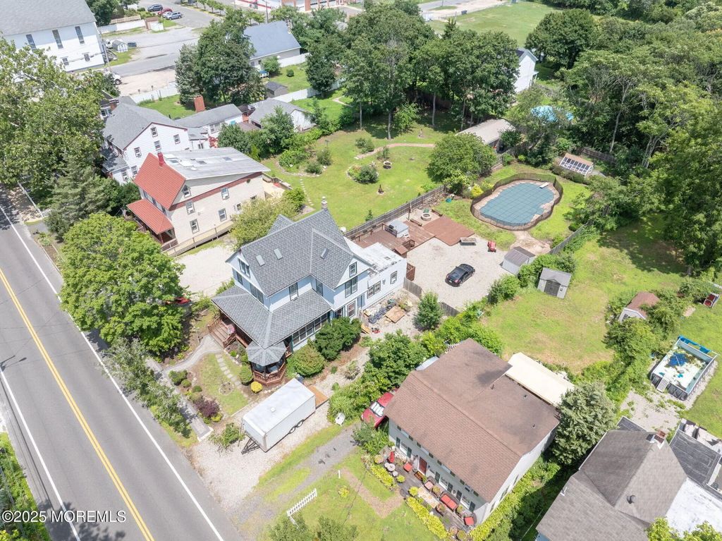 670 E Bay Avenue, Barnegat