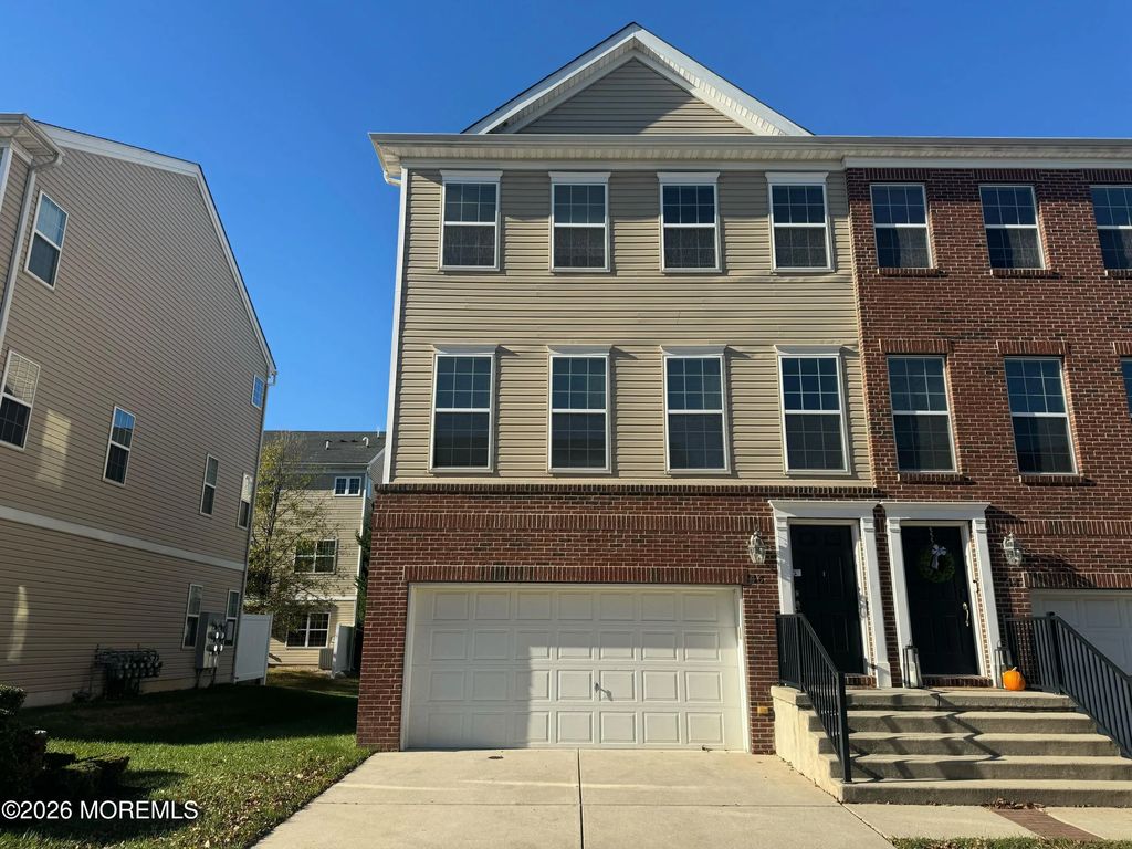 46 Creekside Way, Burlington