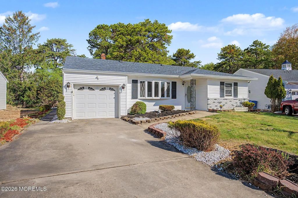 3 Whitaker Drive, Toms River