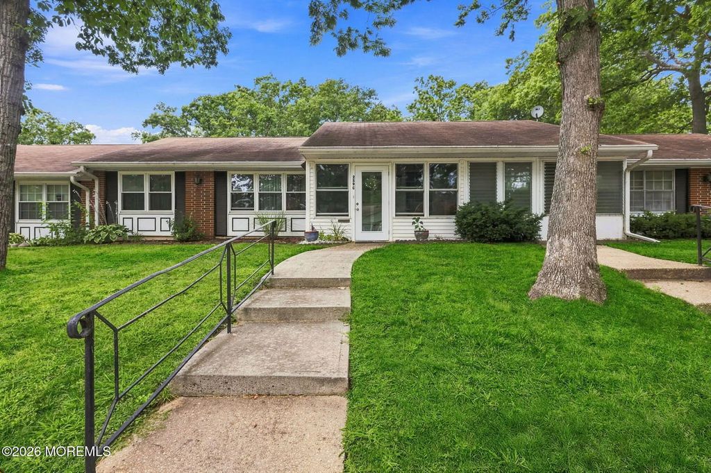 259c Huntington Drive 259 C, Lakewood