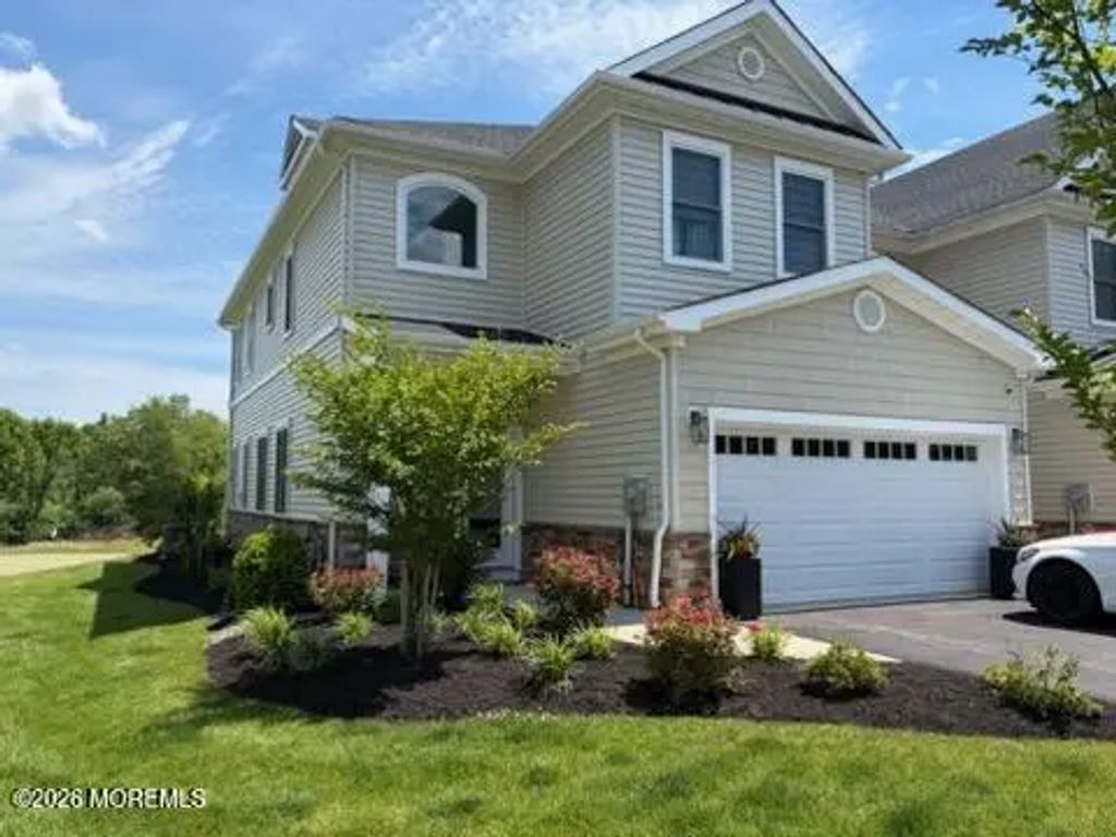 112 Hedgerow Lane, Manalapan