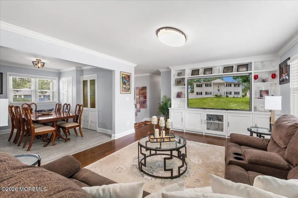 111 Oak Ridge Parkway, Toms River