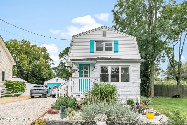 102 Victoria Place, Union Beach