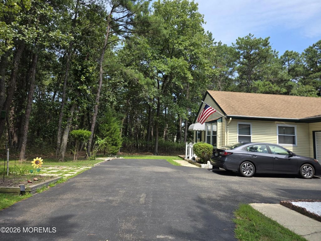 2 Greenleaf Court D, Whiting