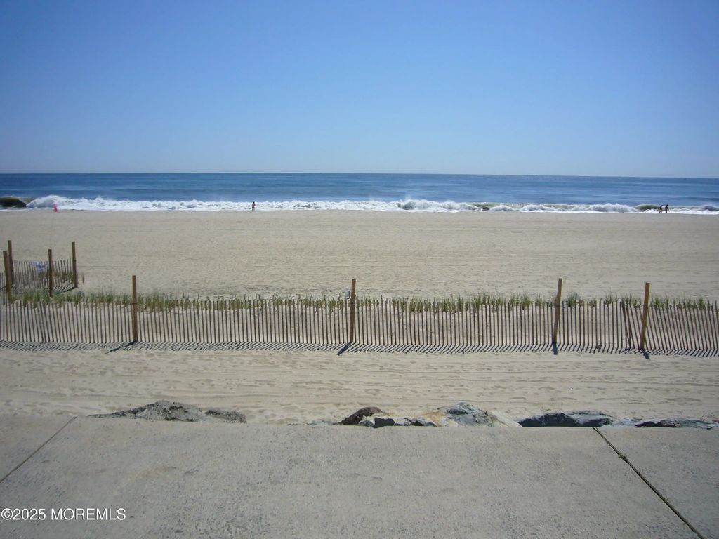 1201 Ocean Avenue 82, Sea Bright