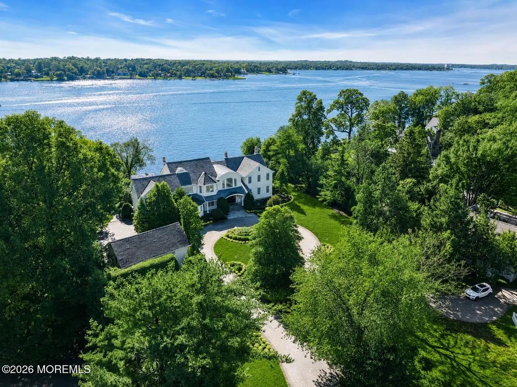 934 Navesink River Road, Rumson