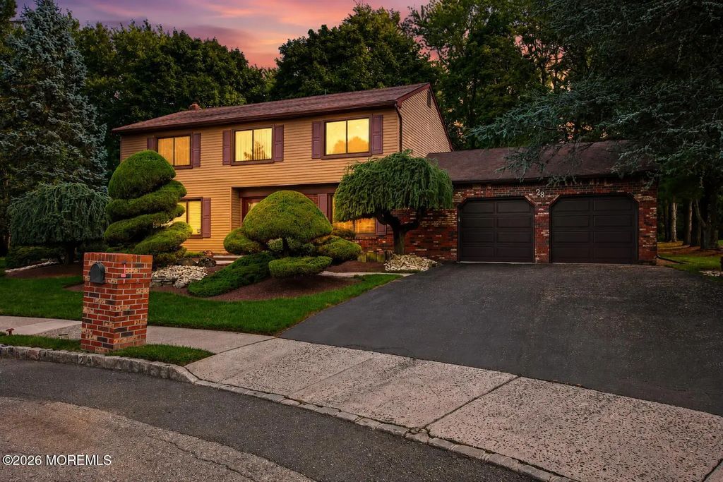 28 Buttonwood Drive, Marlboro