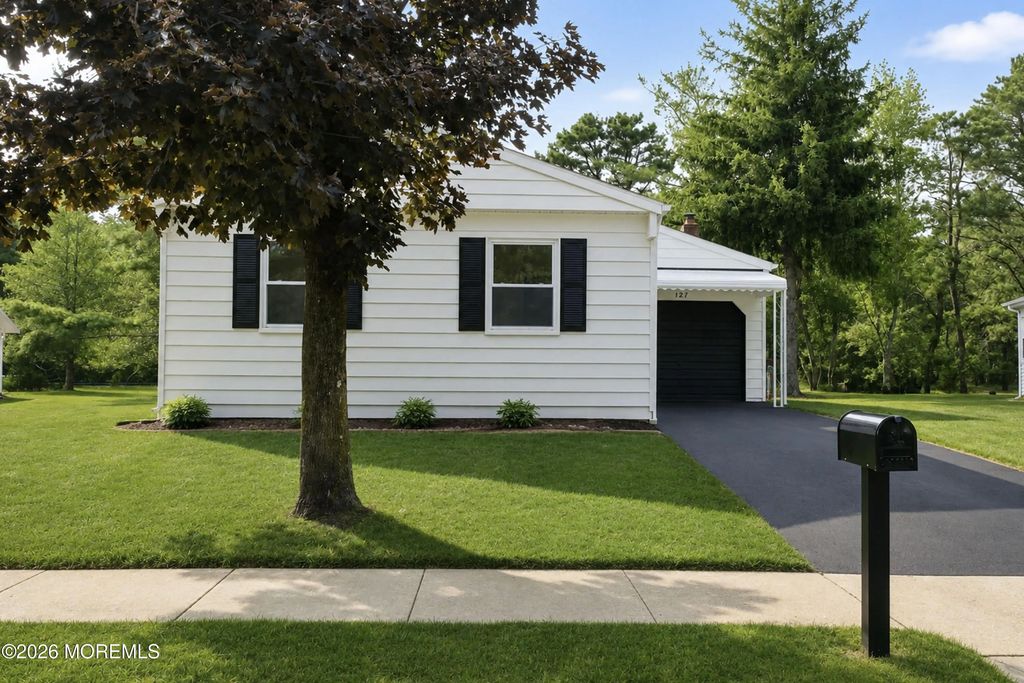 127 Troumaka Street, Toms River