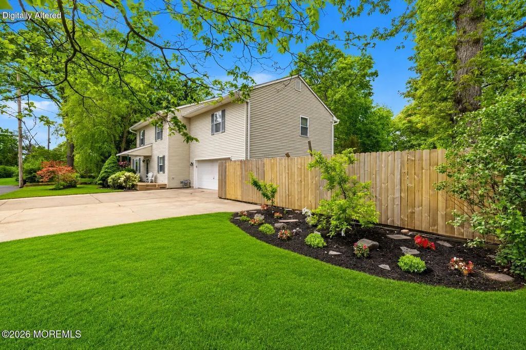 1591 W Princeton Avenue, Brick