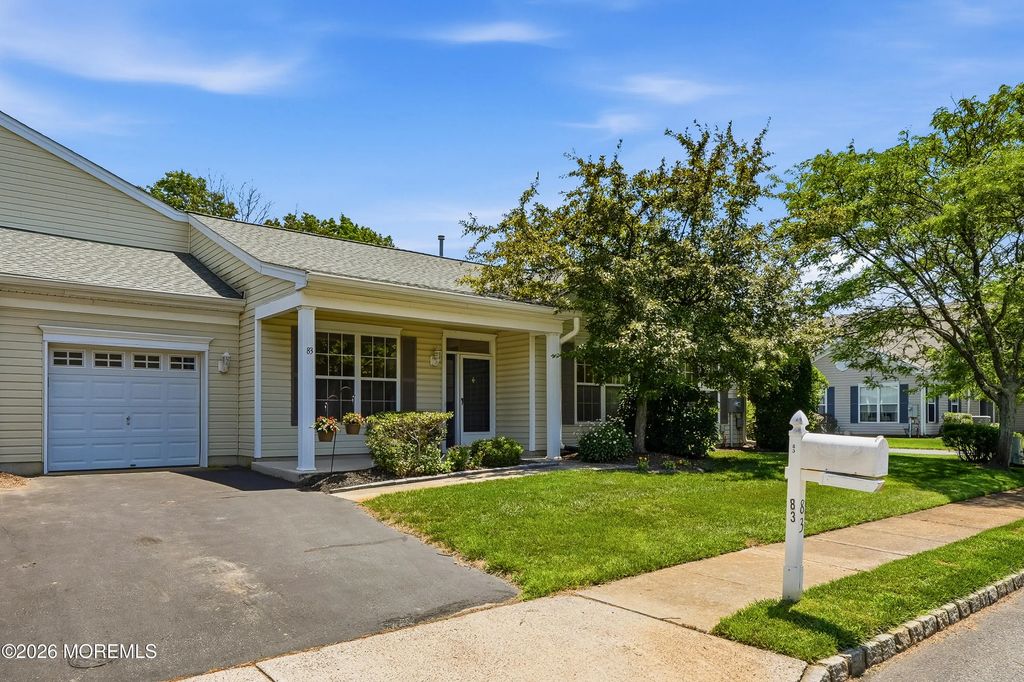 83 Jadelawns Drive, Lakewood