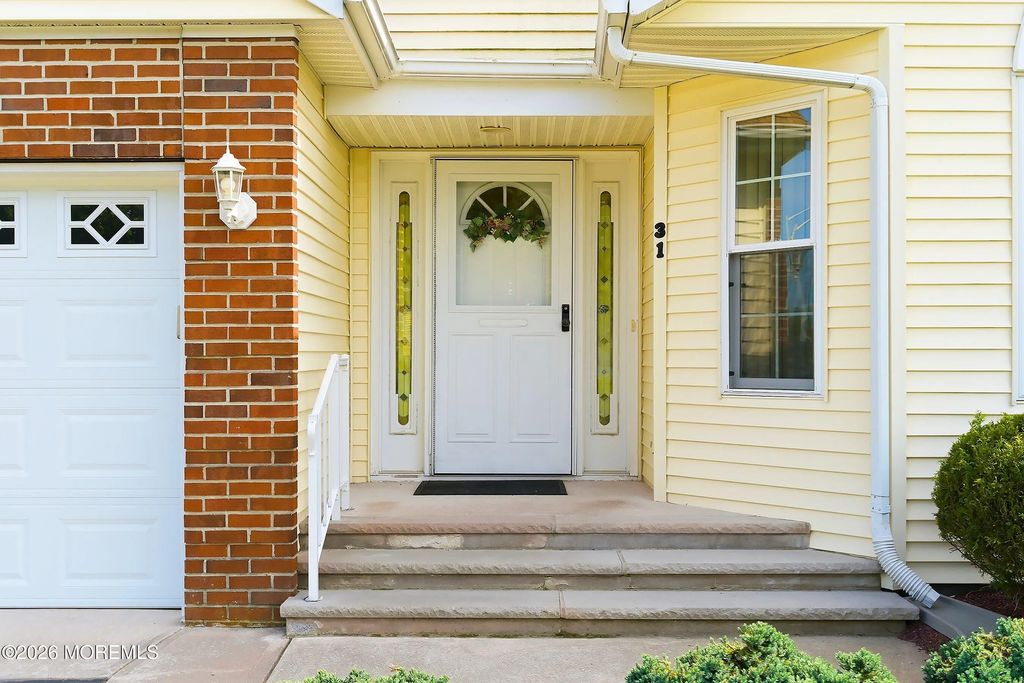 31 Portsmouth Drive, Toms River