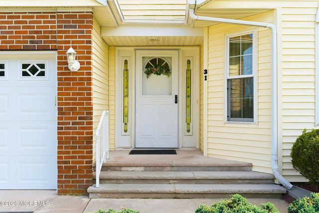 31 Portsmouth Drive, Toms River