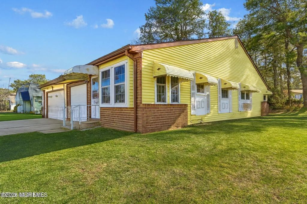 7b Greenwood Lane 62, Whiting
