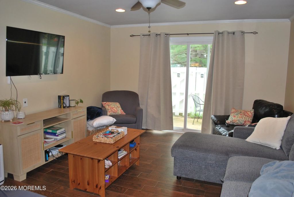 5 Powell Court 14, Hightstown
