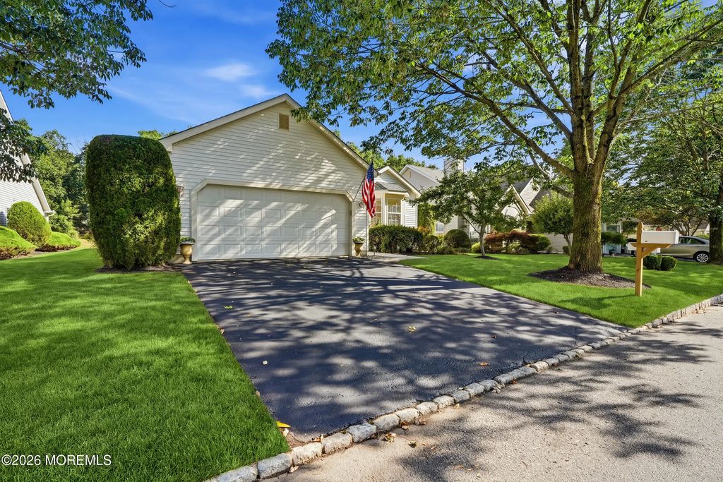 9 Sandhurst Road, Lakewood