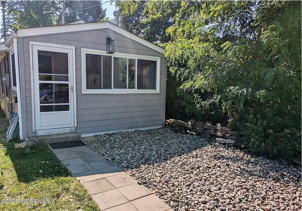106 6th Avenue, Spring Lake Heights