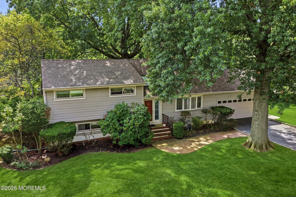 40 Arlene Drive, West Long Branch