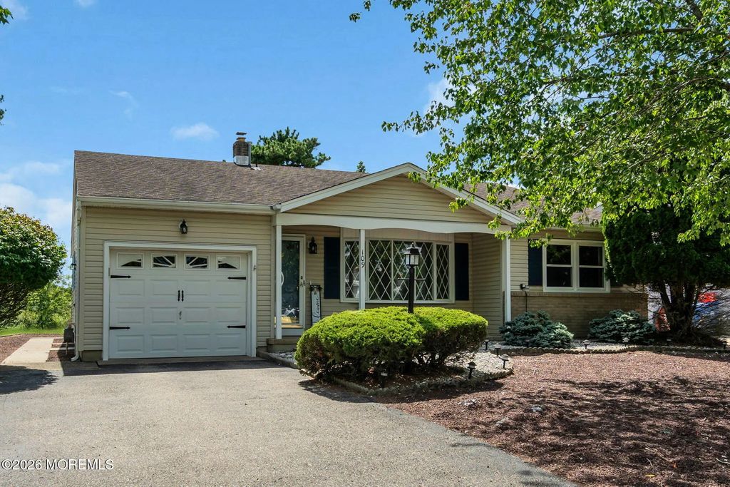 109 Westport Drive, Toms River