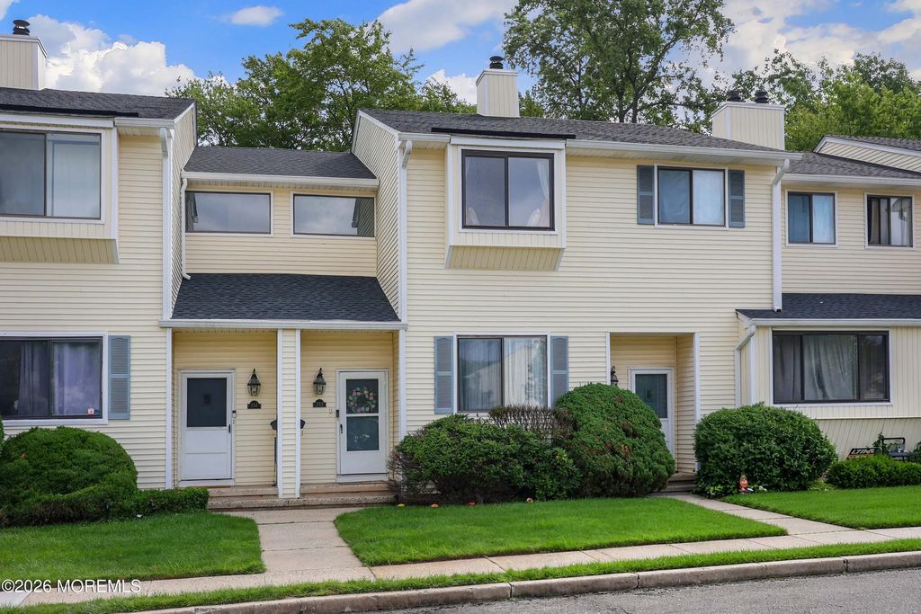 253 Clubhouse Drive, Middletown
