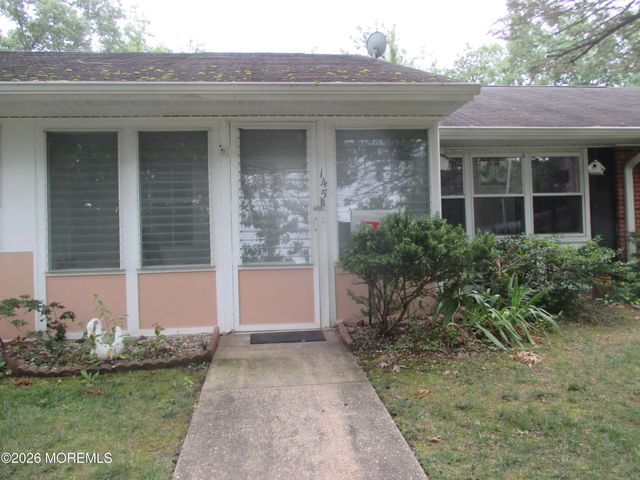 145 Buckingham Drive B, Lakewood
