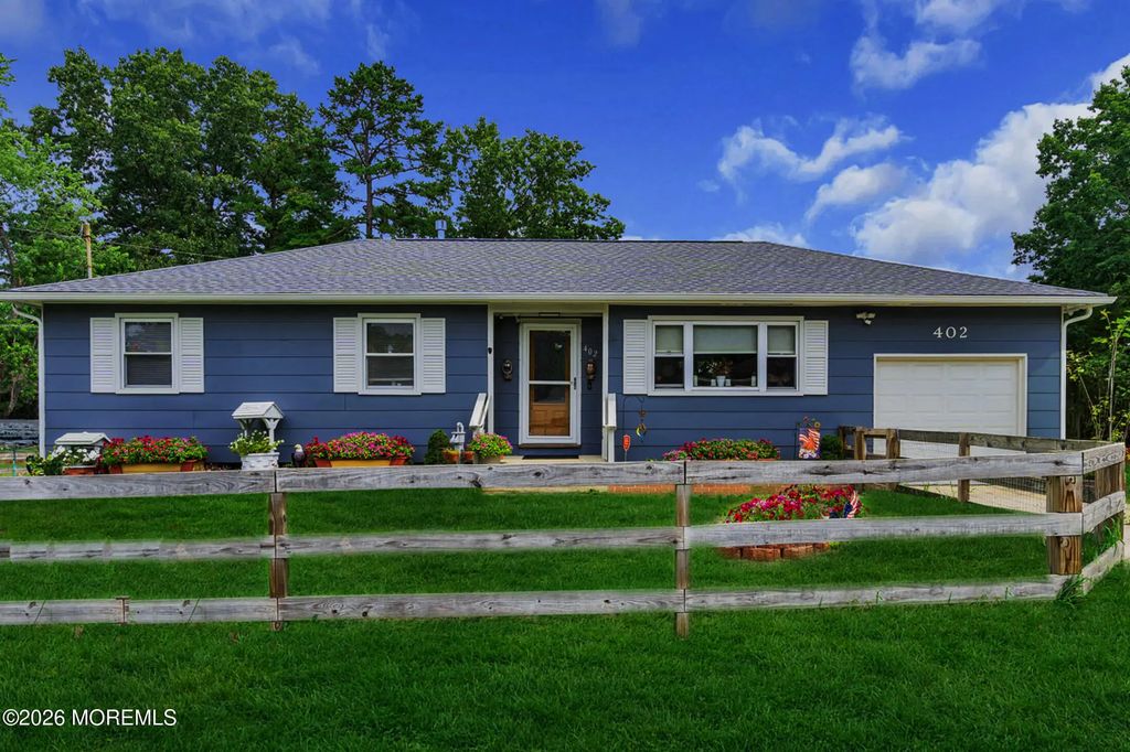 402 Lakeview Boulevard, Browns Mills