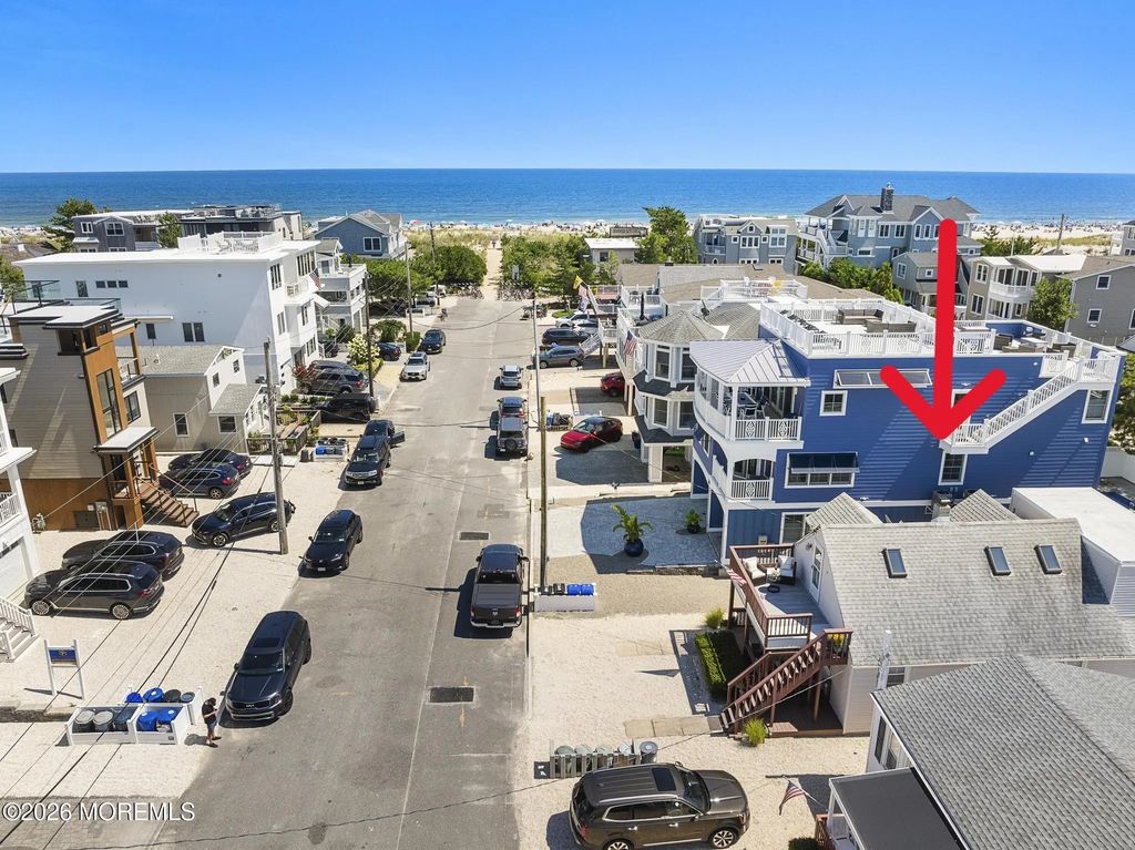 32 N 3rd Street, Surf City