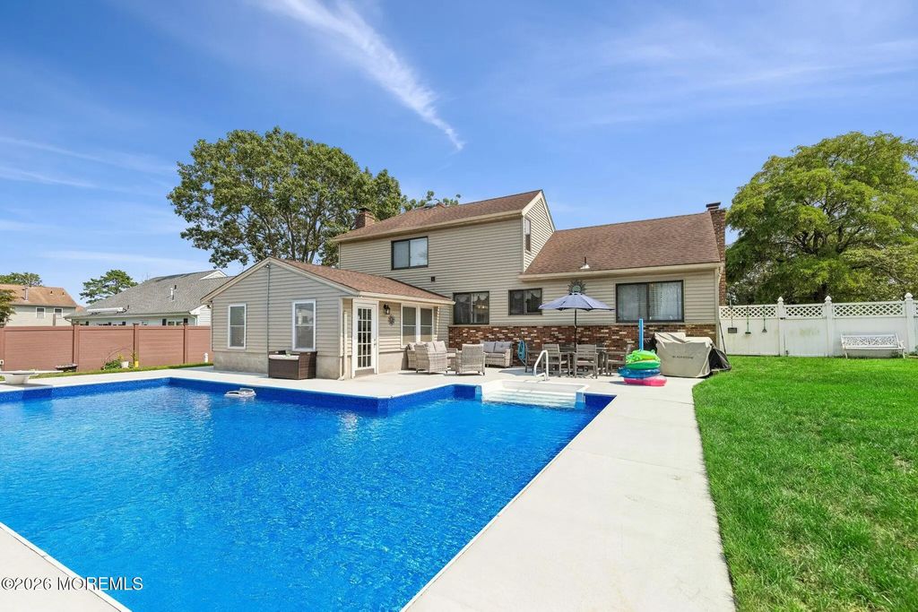 1100 Carlow Drive, Toms River