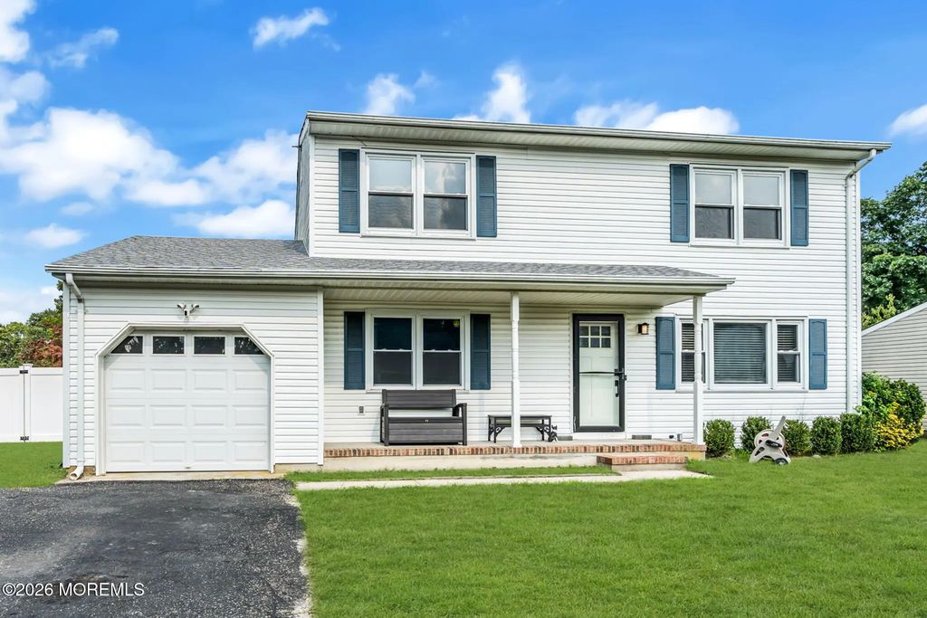 390 Mamie Drive, Brick