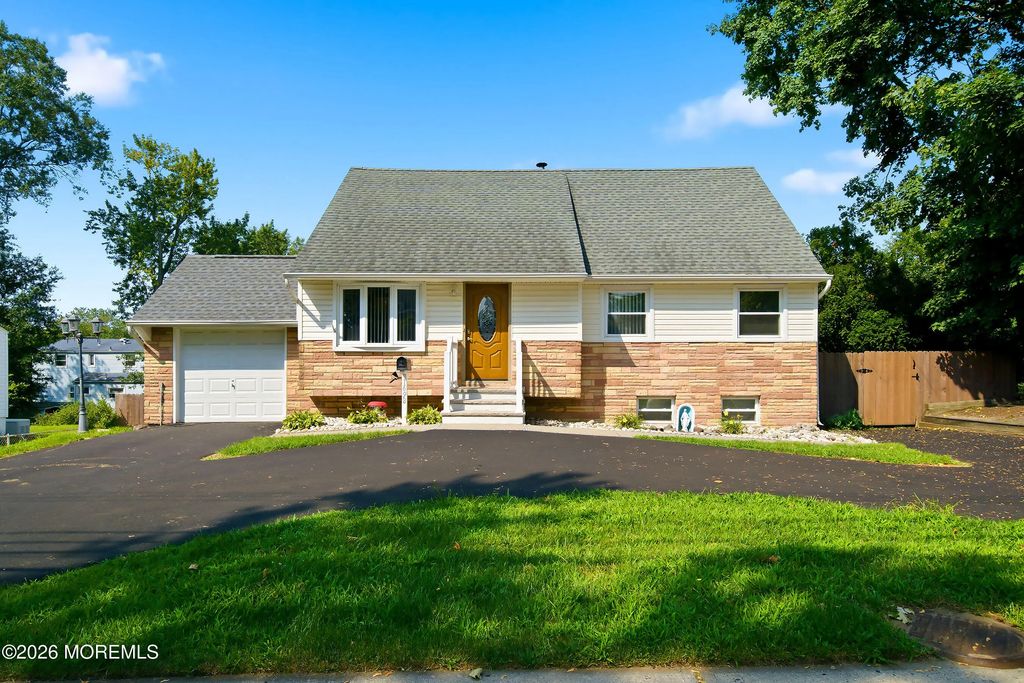 1698 Union Avenue, Hazlet