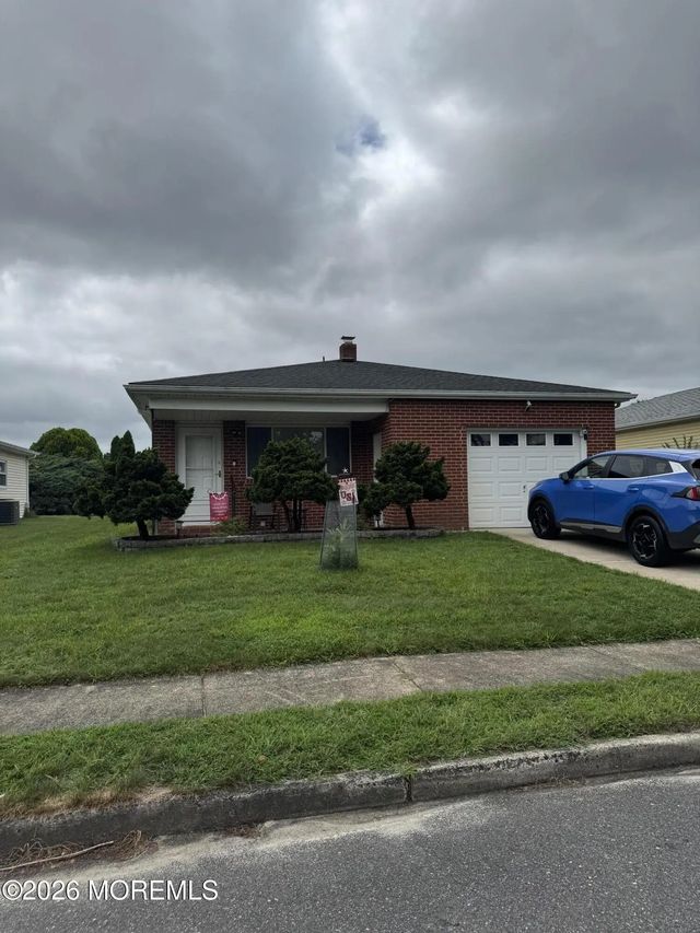 179 Biabou Drive, Toms River